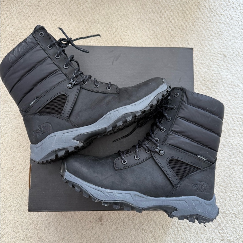The North Face Men’s Thermoball Boot Zip-Up men’s size 9
